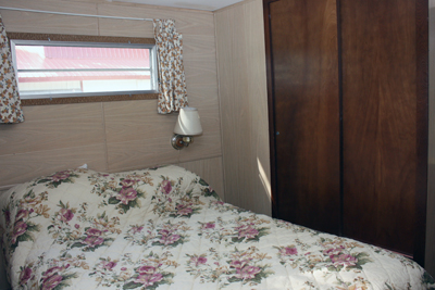 Ranch large bedroom